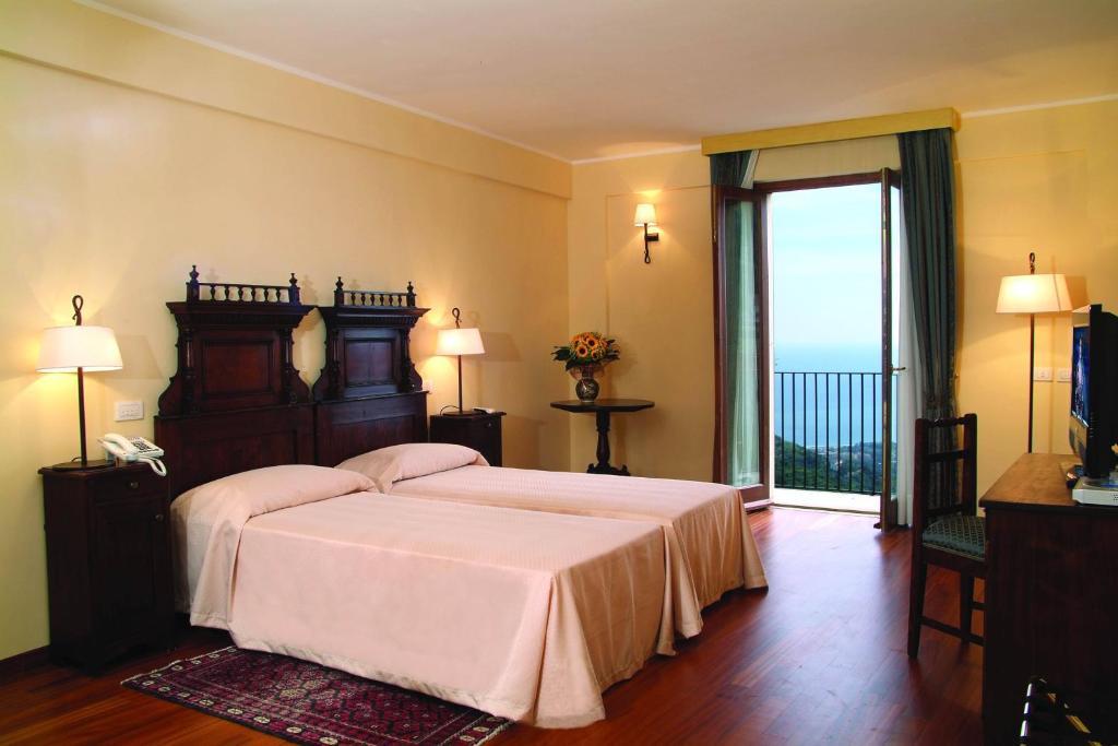 Resort Borgo San Rocco Savoca Room photo